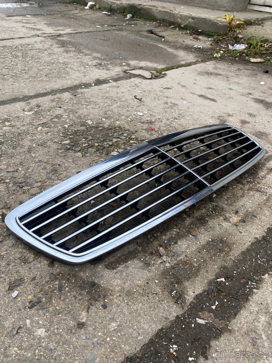 Přední maska Mercedes W211 - 2