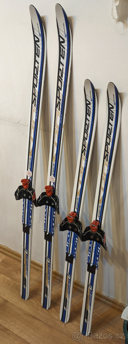 Dvoje dětské běžky (110 a 130) a troje běžkařské boty - 2