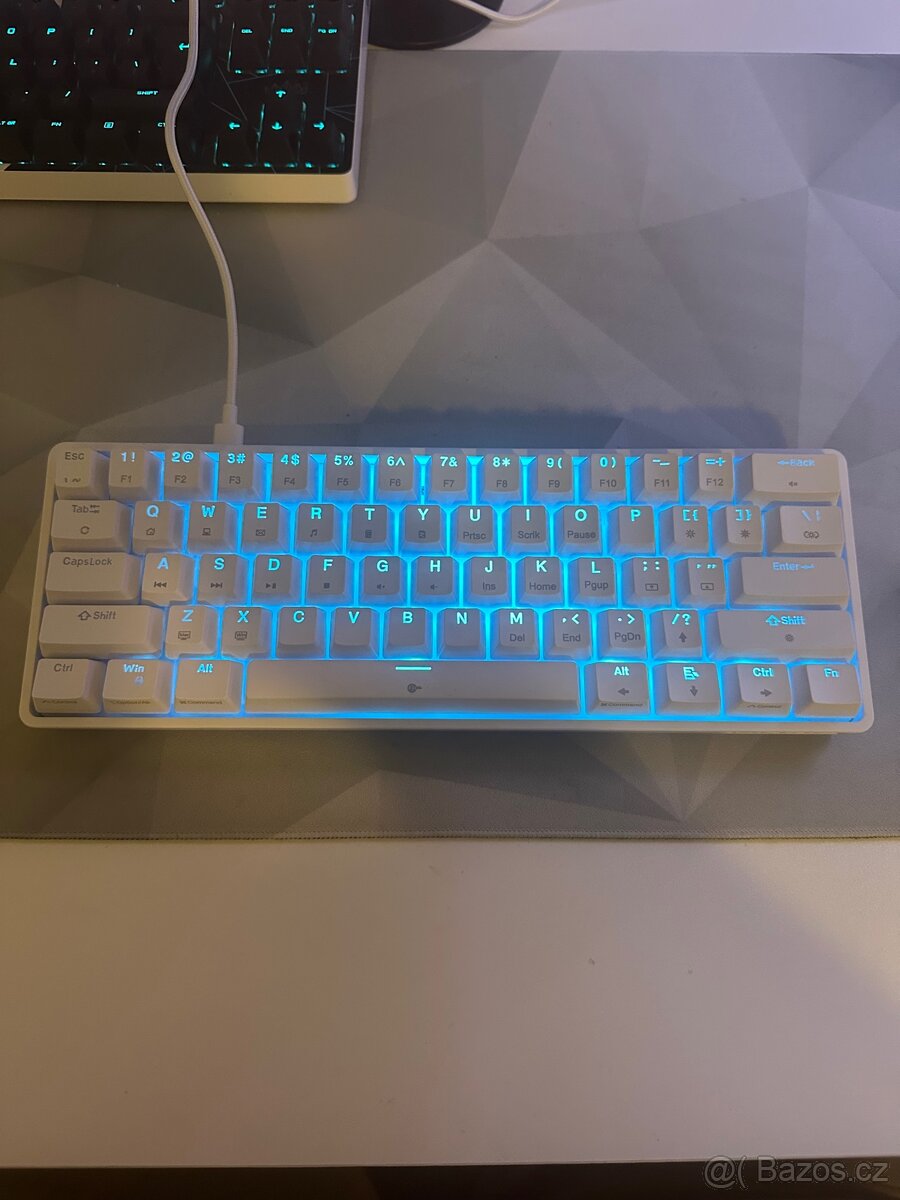 Herní mechanická klávesnice - Nová - 60% - 2