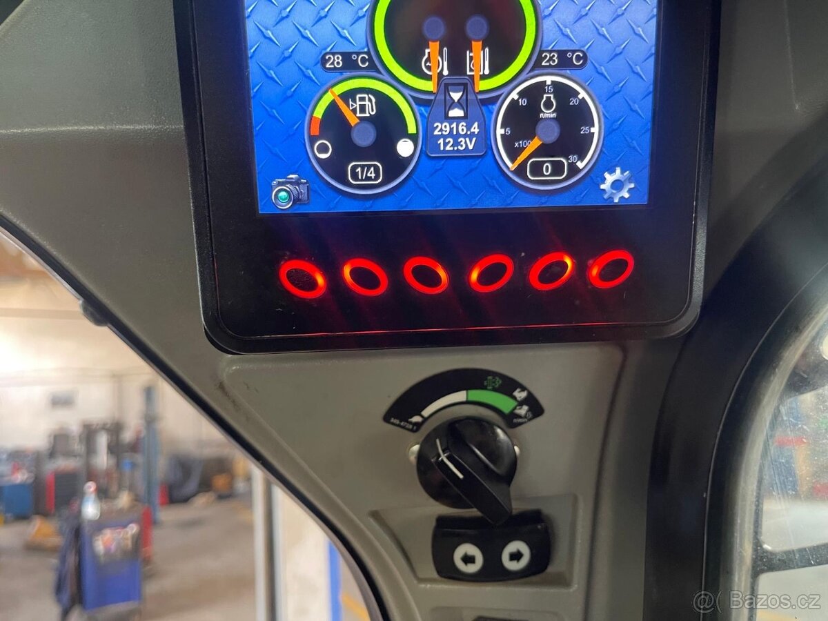 Smykový nakladač CAT 262D - 2