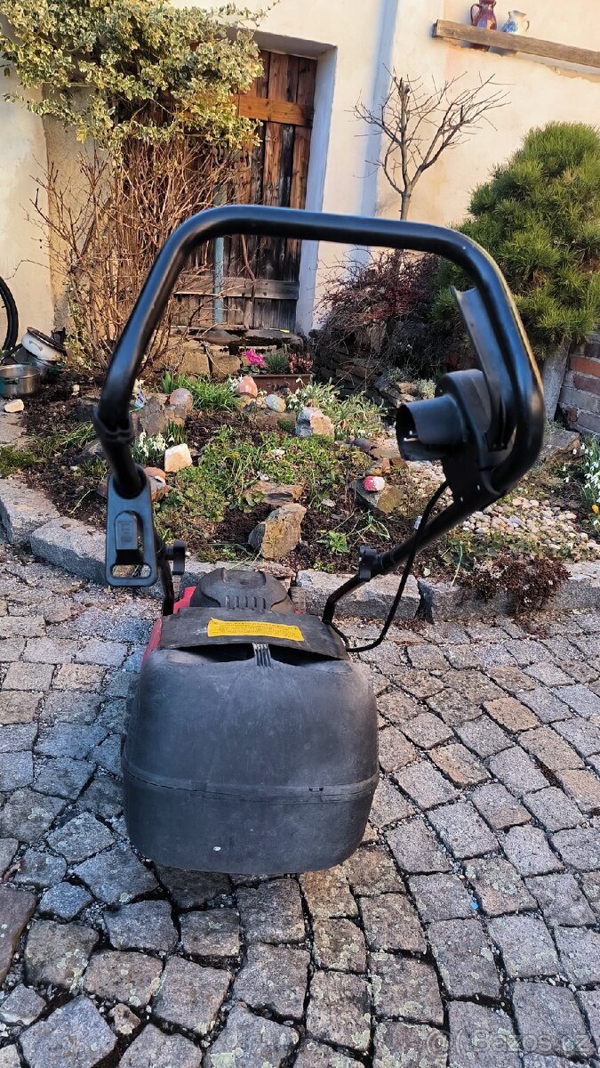 Zahradní sekačka - 2