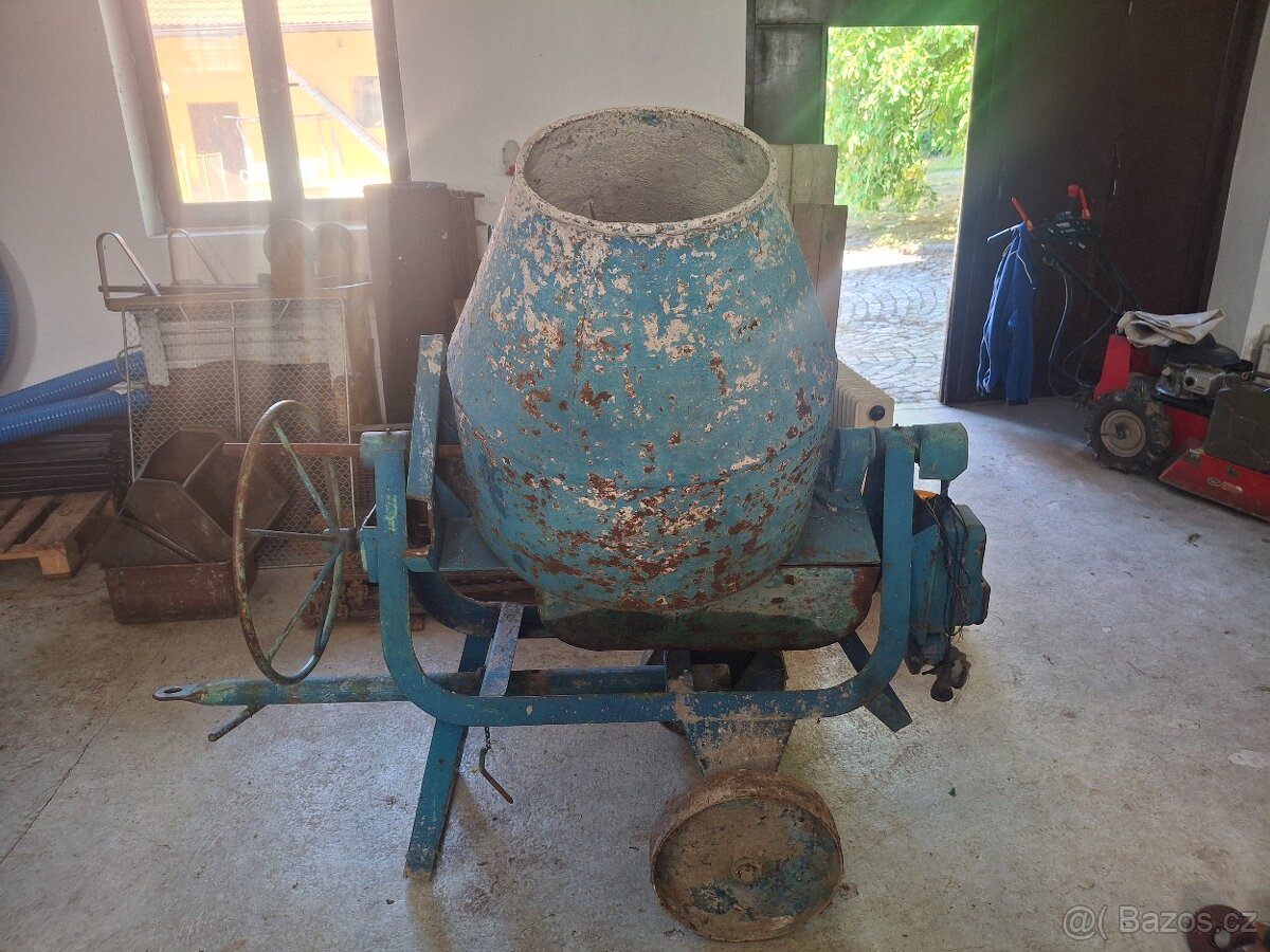 Míchačka malty a betonu na 3 kolečka - 2