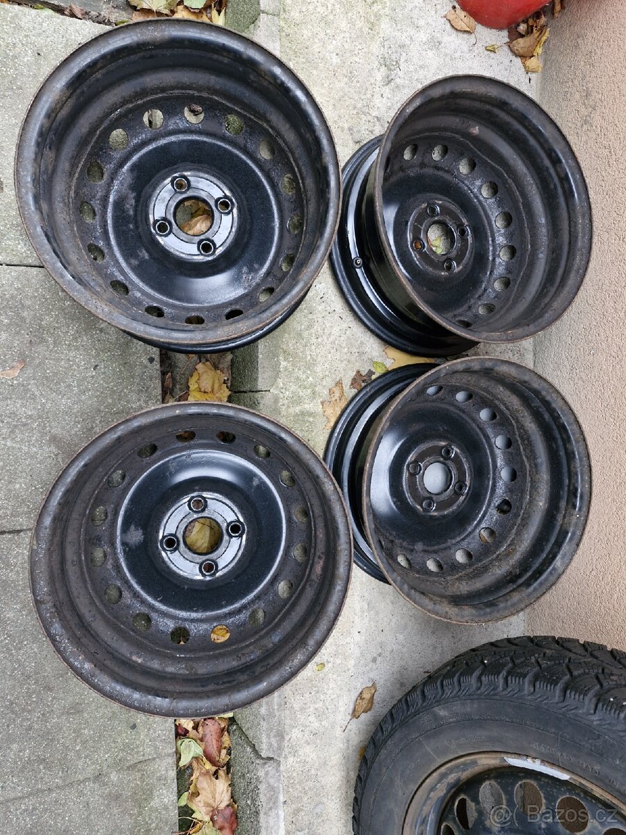 Originalni plechová sada kol R15 HYUNDAI 52910C8001 - 2