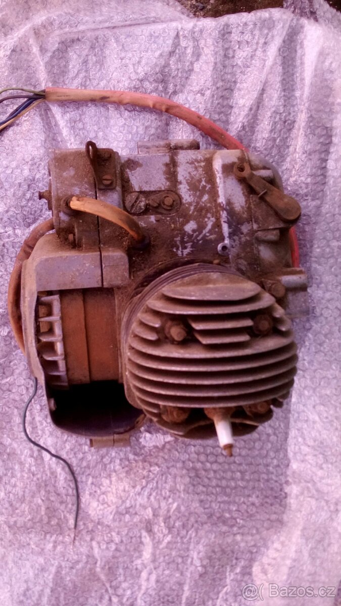 TATRAN 125 a MANET 100 - motor - nefunkční - 2