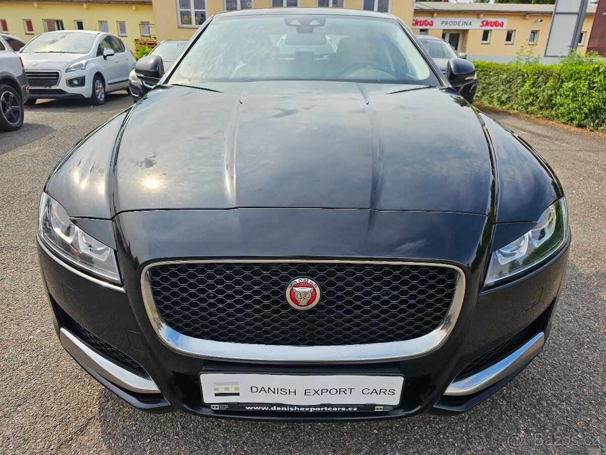 JAGUAR XF 2019 2.0 25D 177kW,SENZORY,VÝHŘEVY,KŮŽE,NAVI - 2