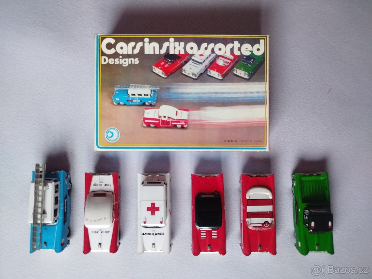 Plechová autíčka s pohonem na setrvačník - 2