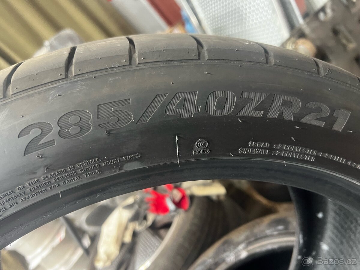 Letni pneu 285/40/21 - 2