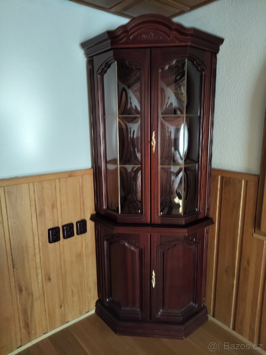 Starožitná vitrína - 2