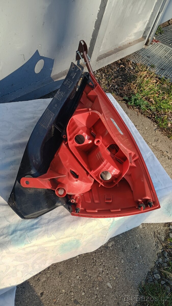 Prodám zadní světlo Renault Megane 2 - 2