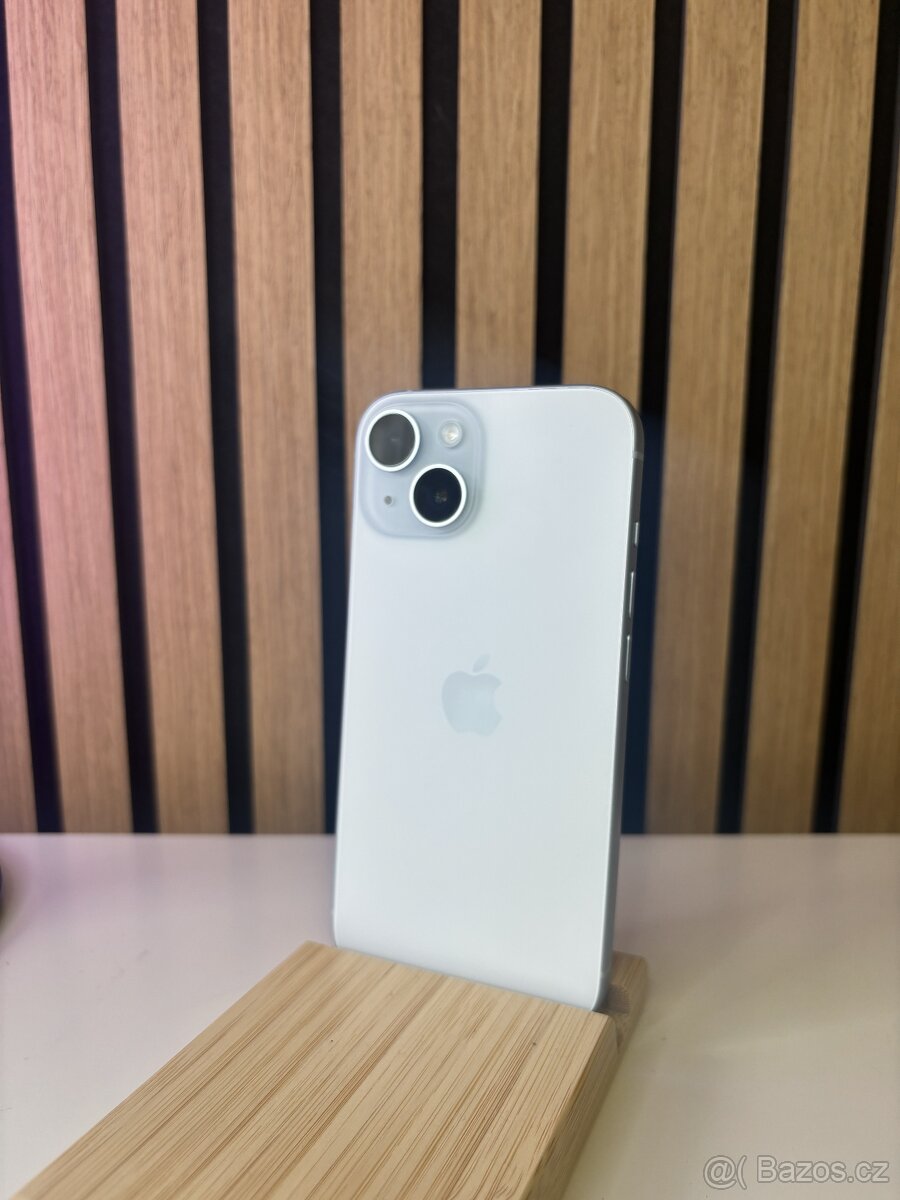 Apple iPhone 15 256GB modrá - výborný stav - 2