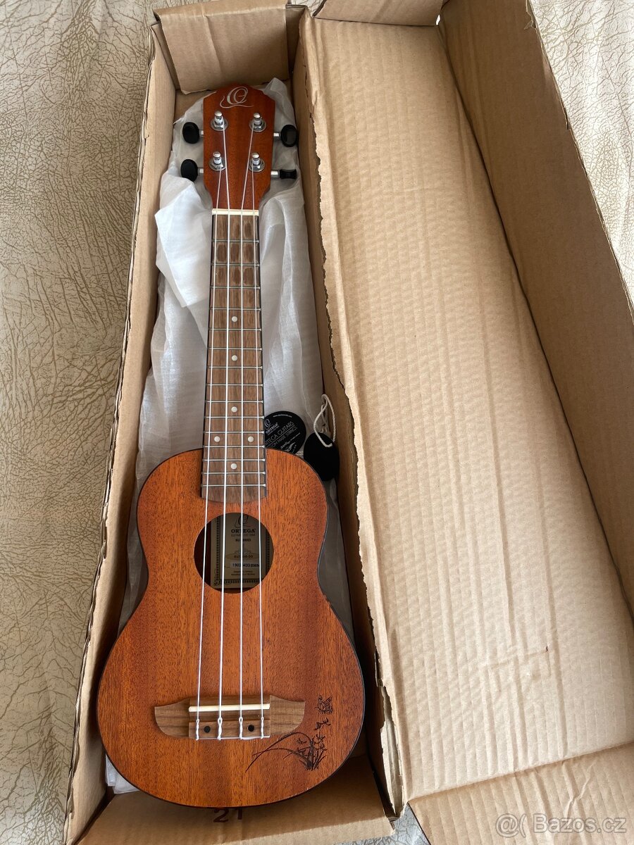 Ukulele Ortega - 2