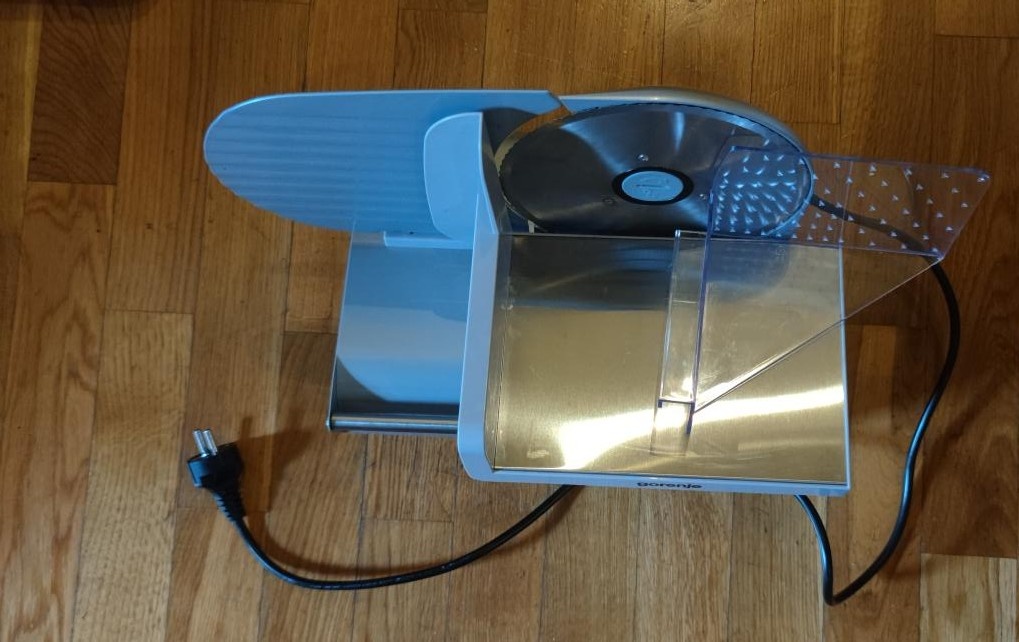 ELEKTRICKÝ KRÁJEČ POTRAVIN GORENJE - 2