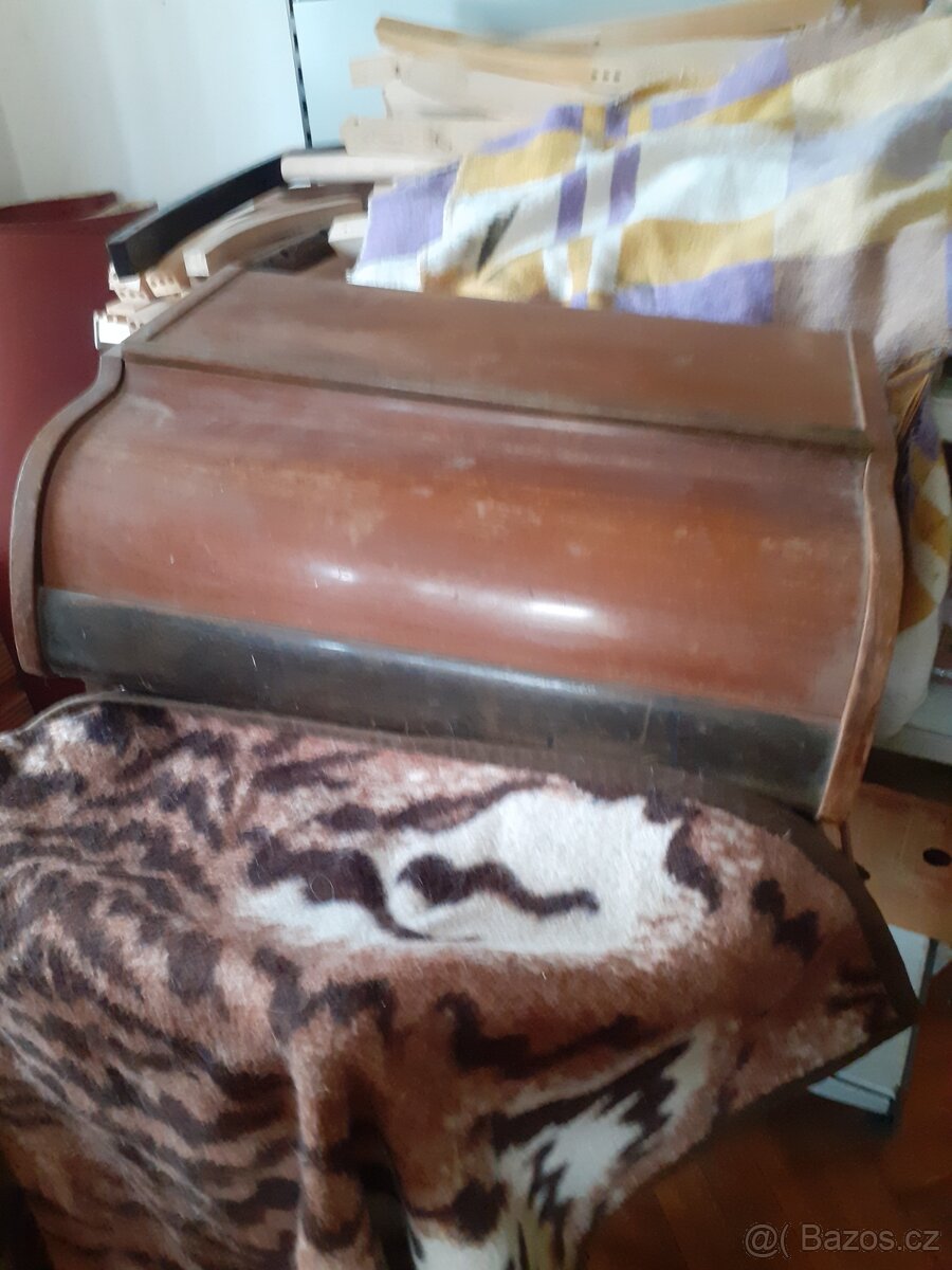 Retro gramofon Supraphon, rádio Tesla 605 A - 2