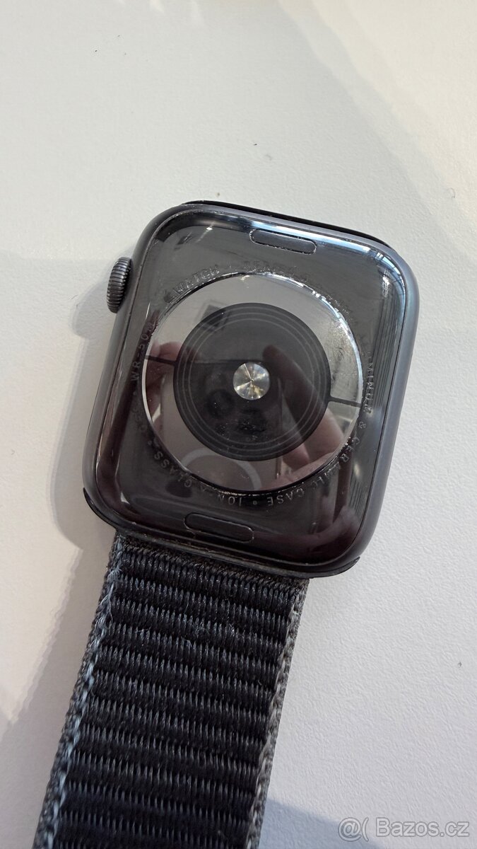 Apple Watch Series 5 44mm - 2