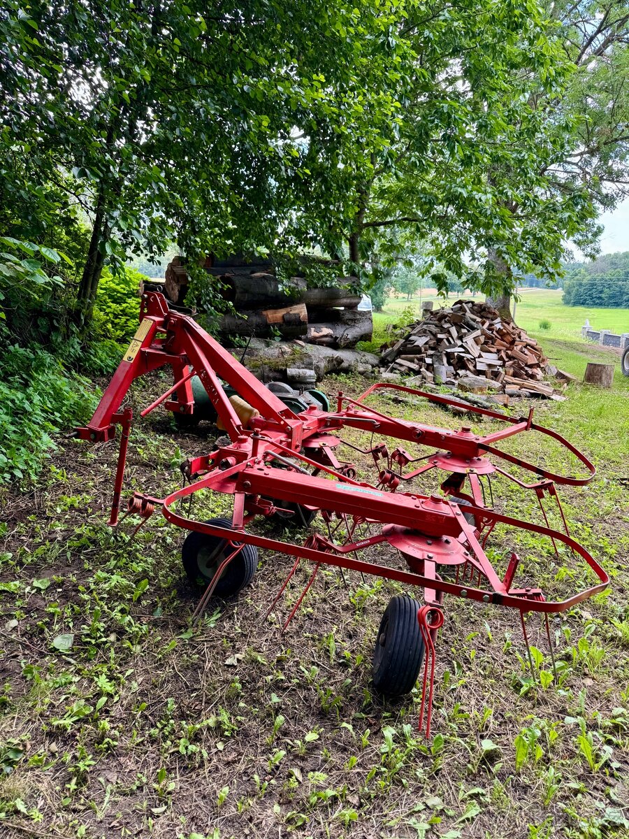 Obraceč sena Fella TH 370 D - 2