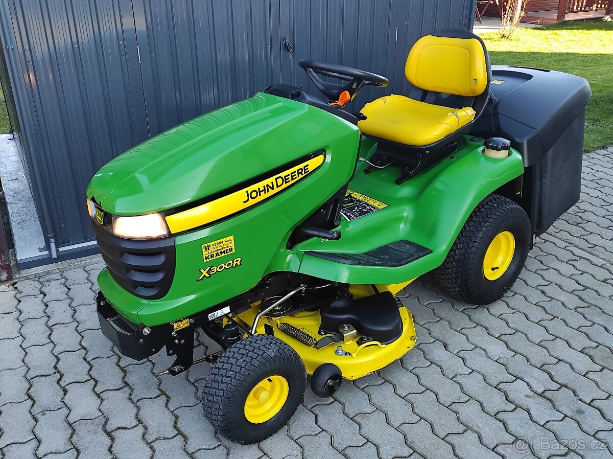 John Deere X 300 R - 2