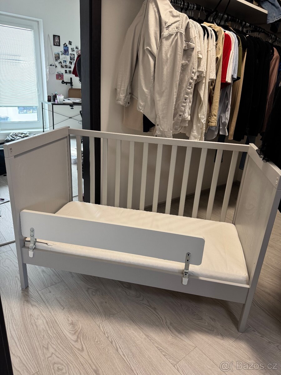 Dětská postýlka s výbavou - 2