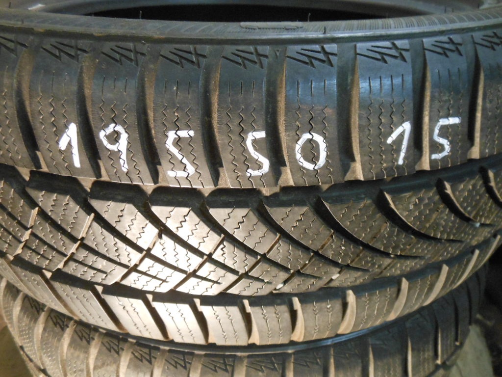 CELOROČNÍ PNEU PLATIN 195/50R15 - 2