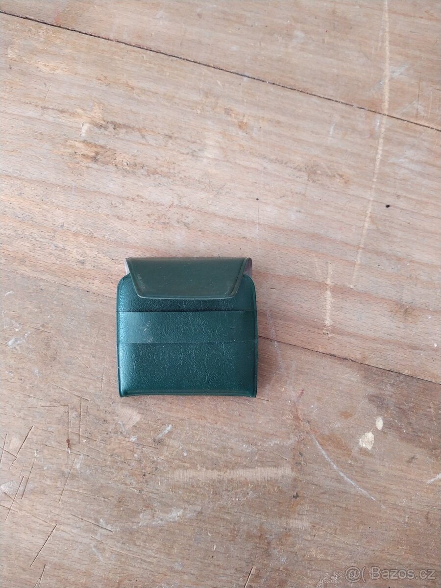 Staré odznaky v pouzdře - 2