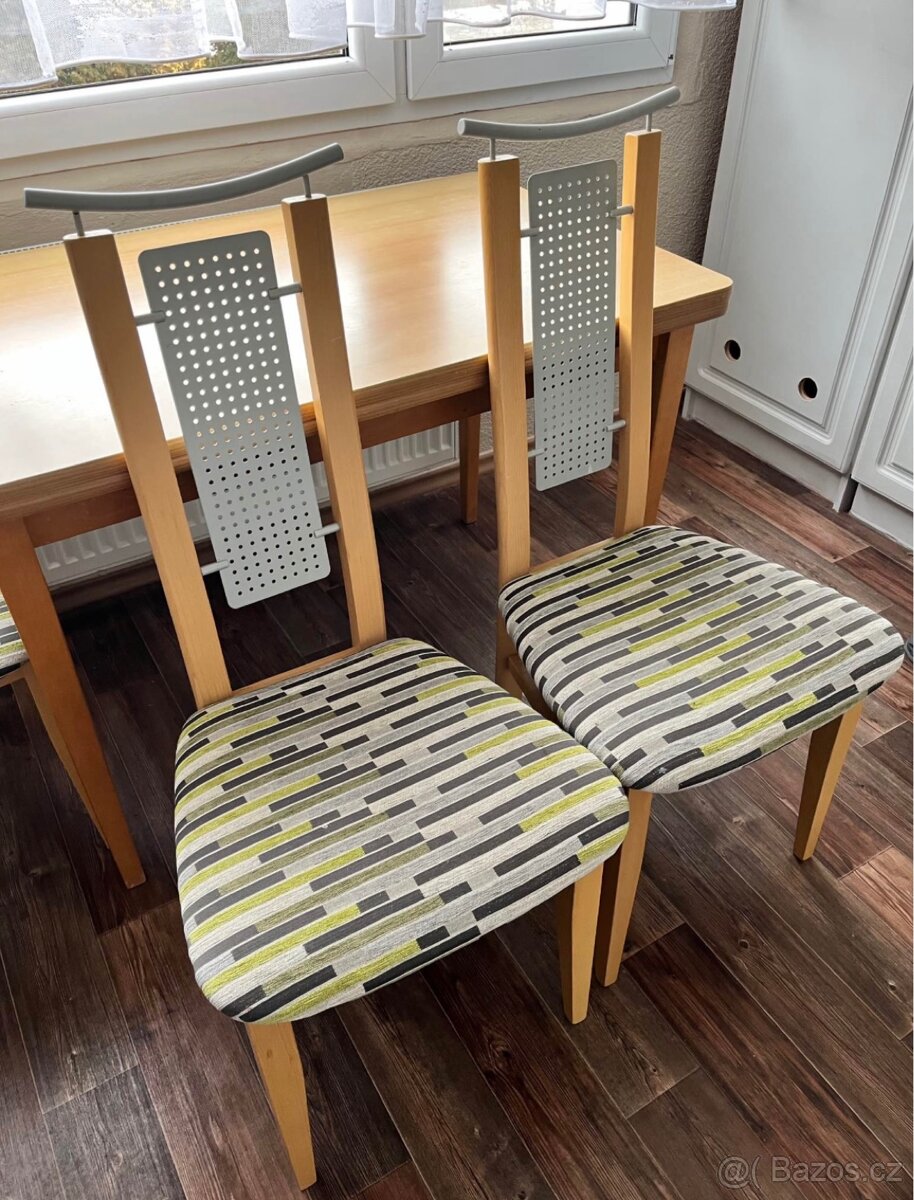 Jídelní stůl + 4 židle - 2
