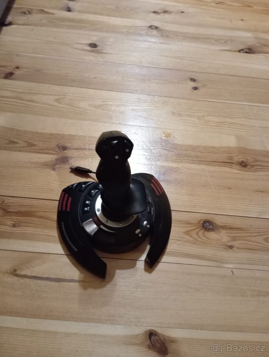 Prodám,volant+pedály+radicka. - 2