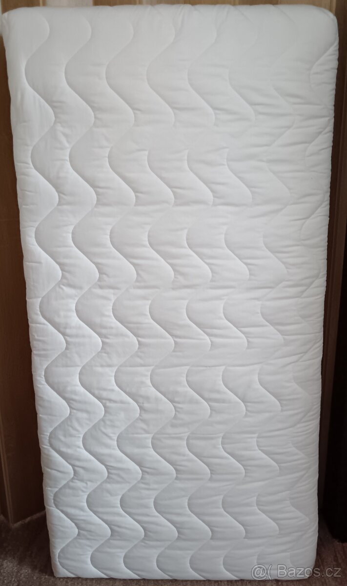 Dětská dřevěná postýlka - 2