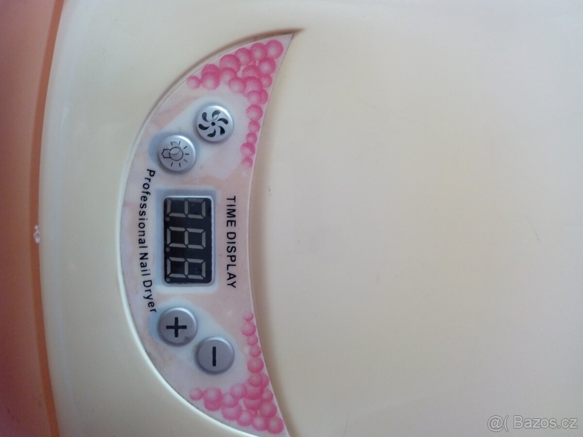 UV lampa na nehty s dárky - 2