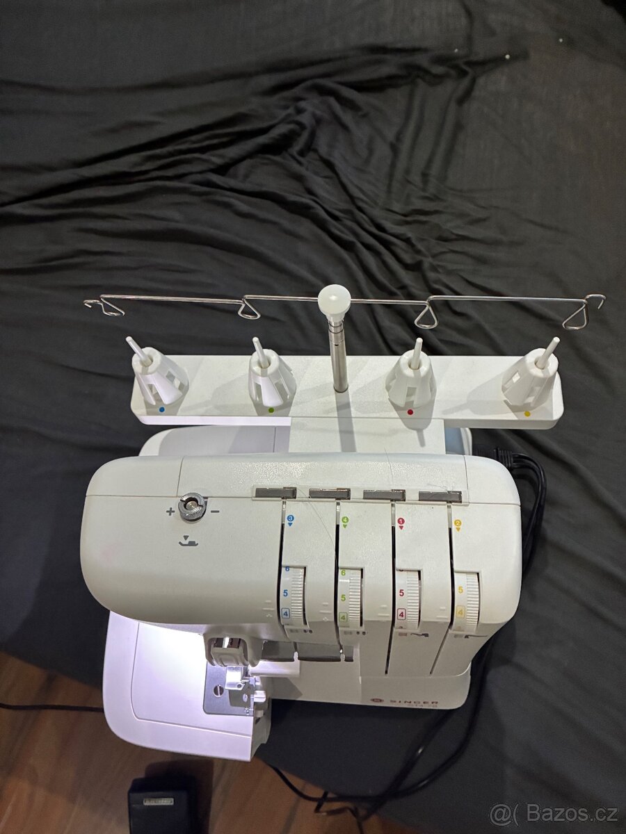 Šicí stroj Singer S14-78 - 2