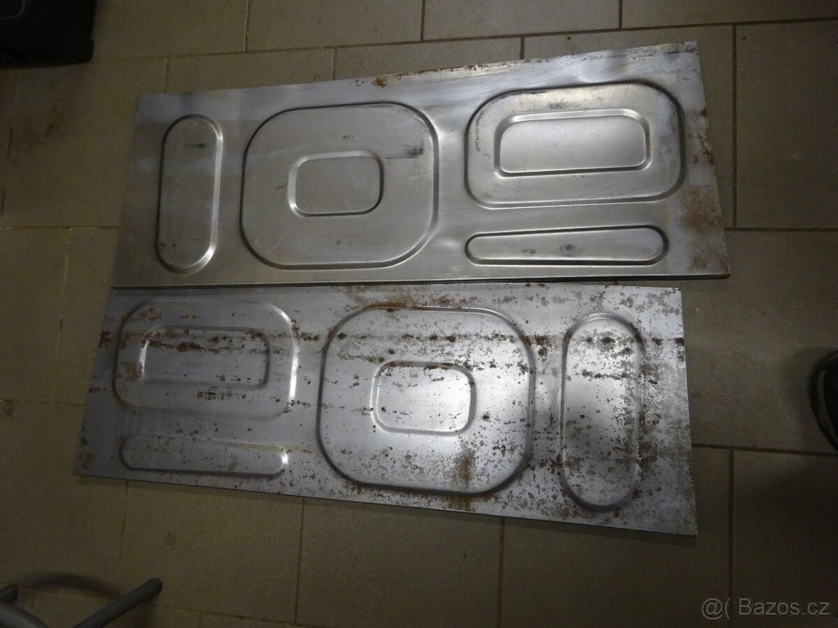 Podlaha Austin Healey 100/6. - 2