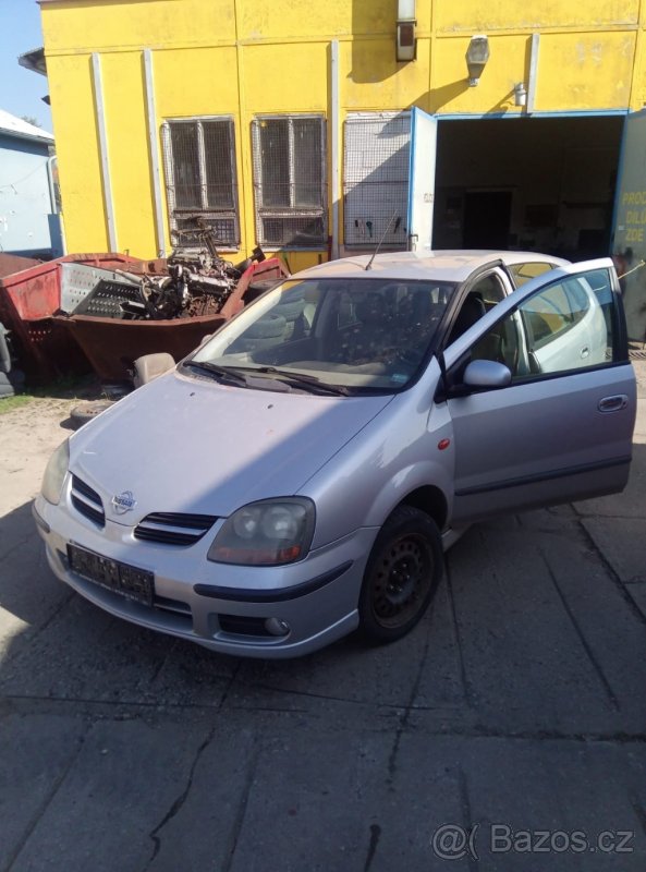 Nissan Almera Tino - 2