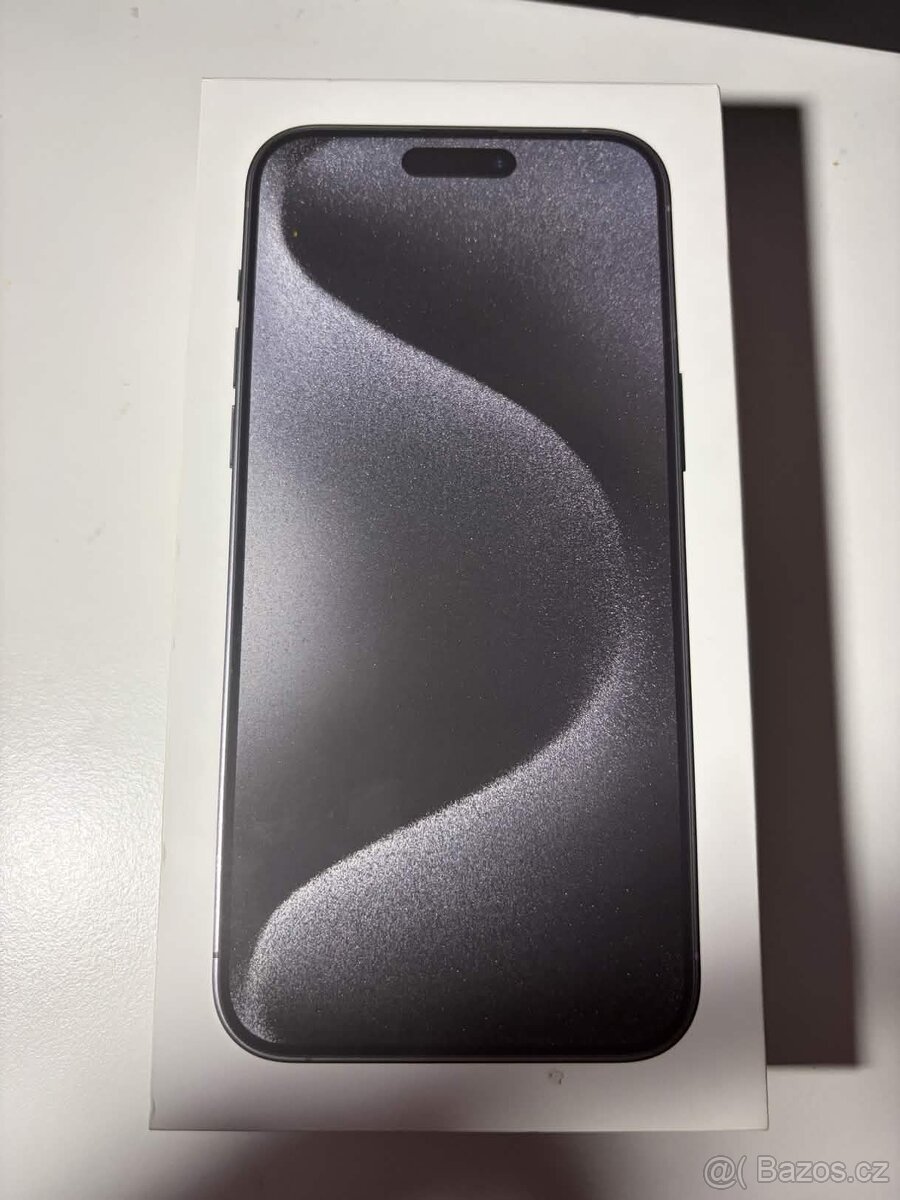 Apple Iphone 15 Pro Max 256GB - černý titán - 2