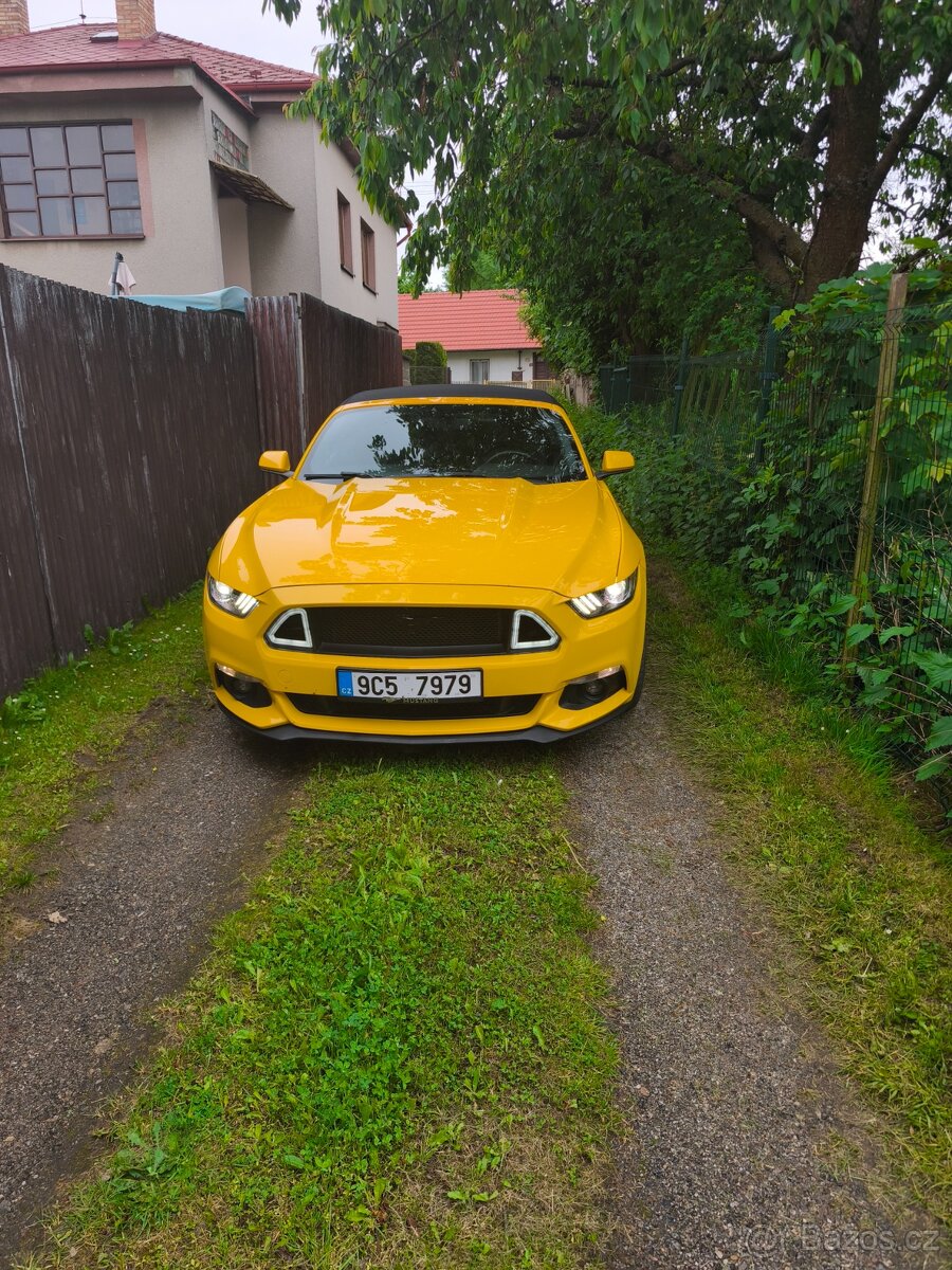 Prodám Ford Mustang 3,7 V6 Cabrio - 2