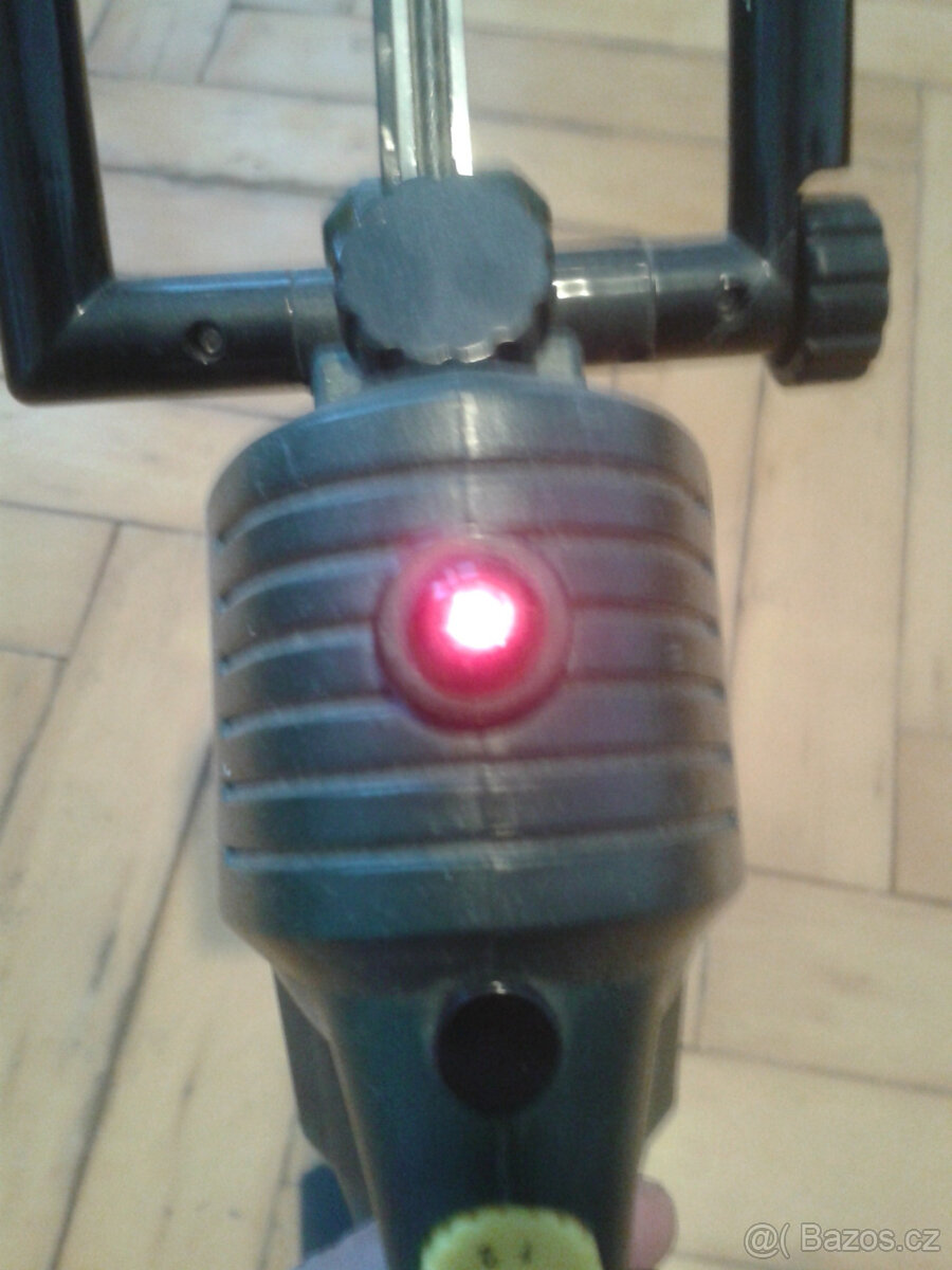 ELEKTRICKA PILA BOSH.NOVA HRACKA. MAKETA - 2