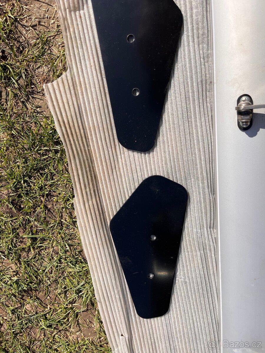 Zadní křídlo / spoiler se světlem - 2