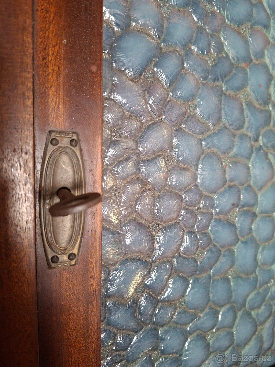 Secesní lékárnička - 2