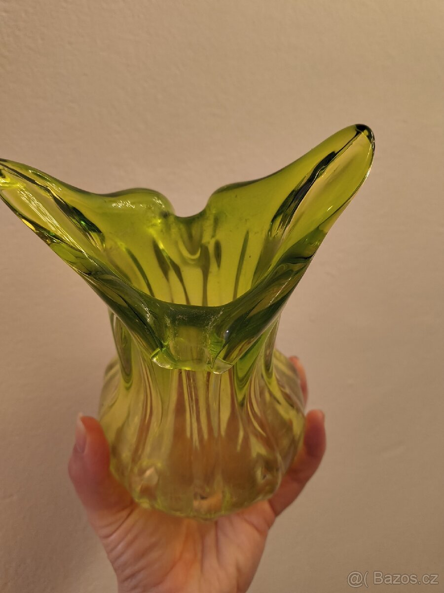 Zelená hutní váza - 2