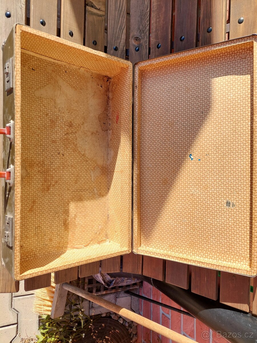 Staré starožitné kufry - 2