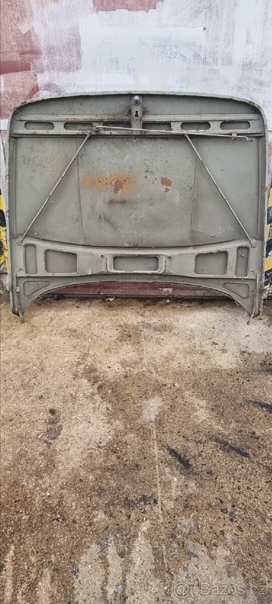 Wartburg 353 přední kapota - 2