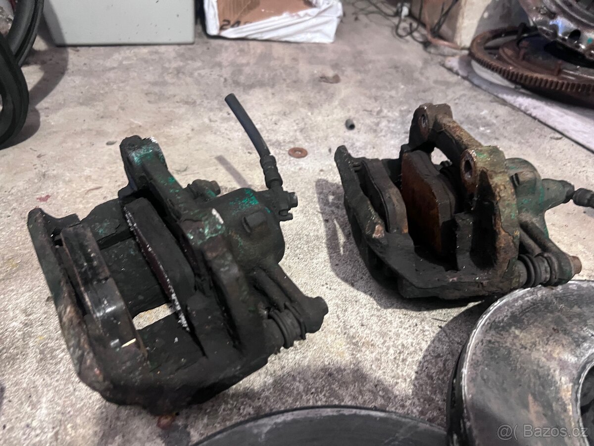 Přední brzdy 288mm - 2