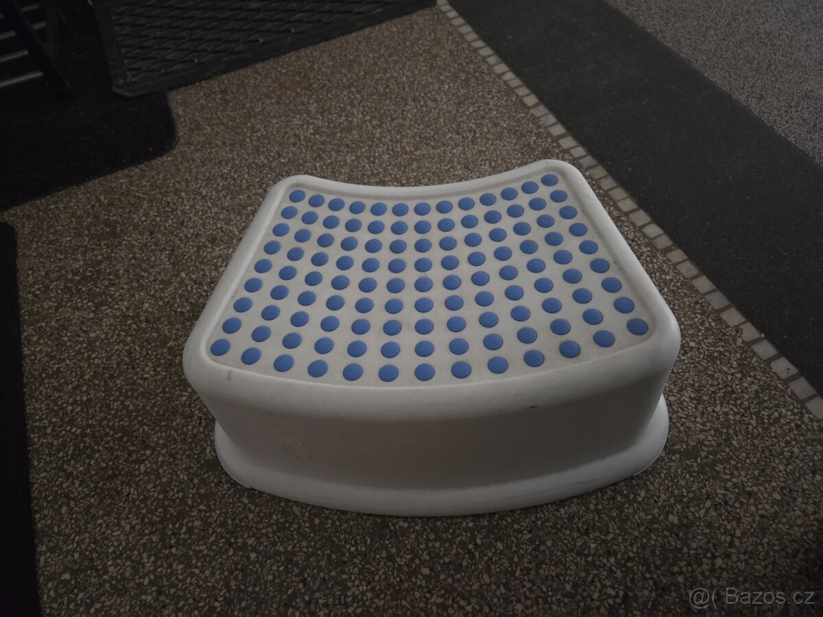 Stupínek Ikea - 2