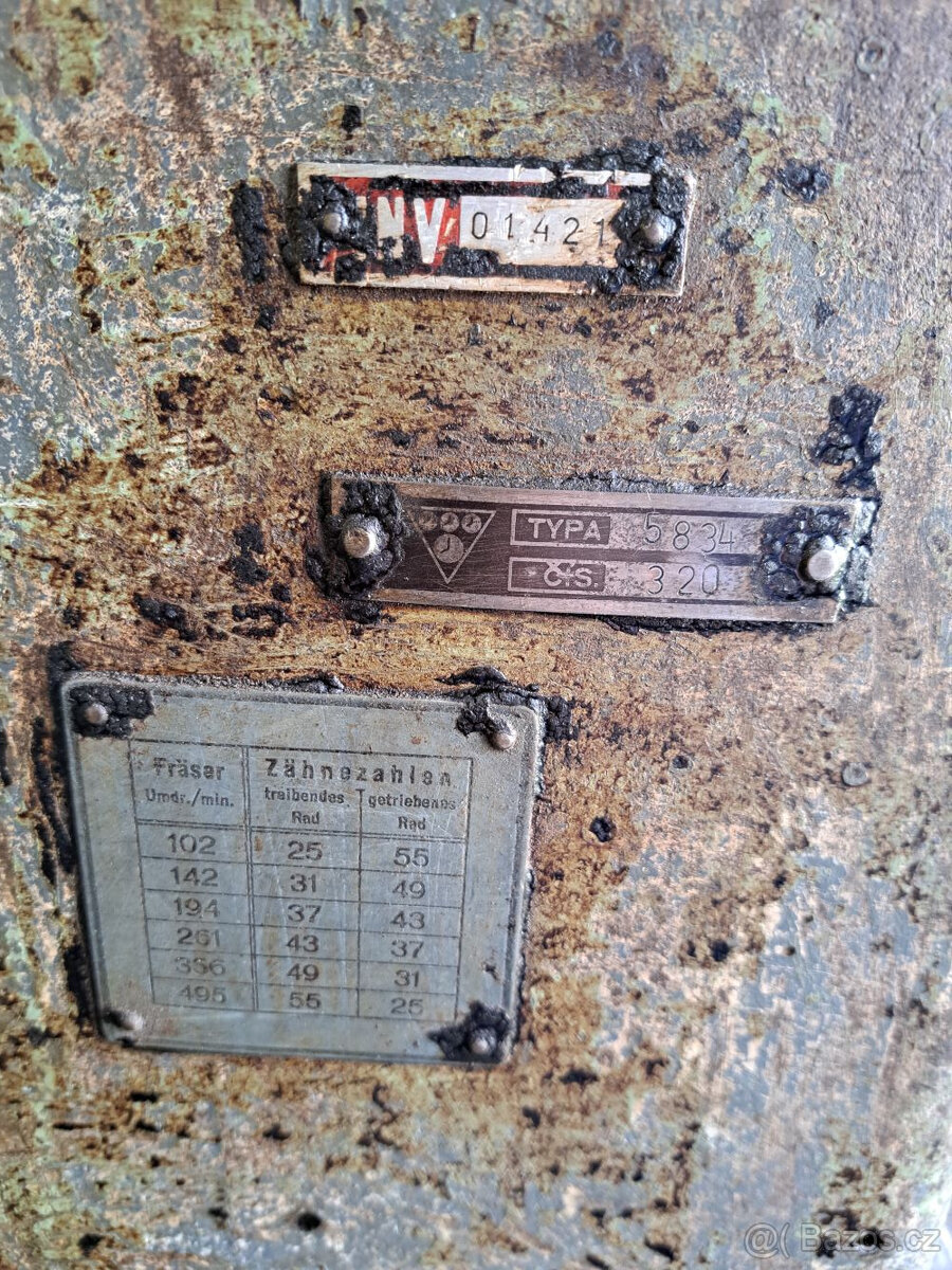 Odvalovací frézka Pfauter RS000 - 2