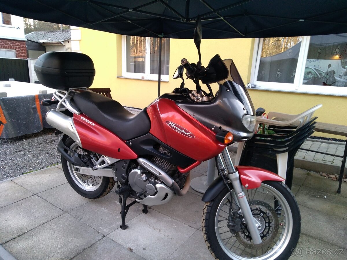 Suzuki XF650 freewind
