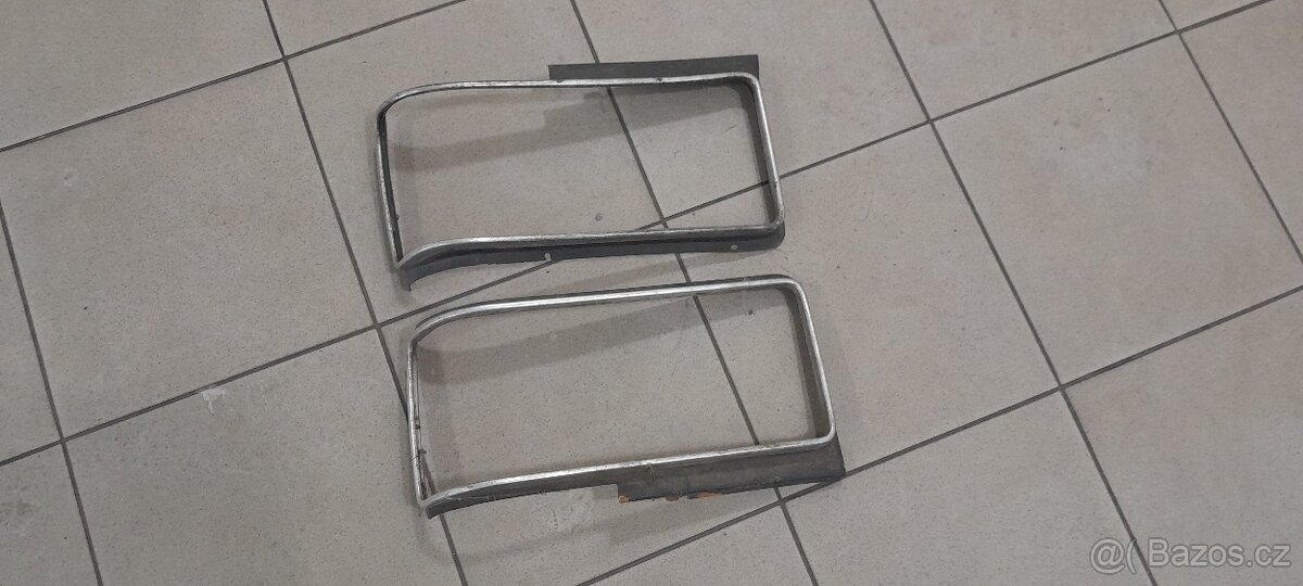 Ford Granada Mk1, chromové obruče prednich svetel - 2