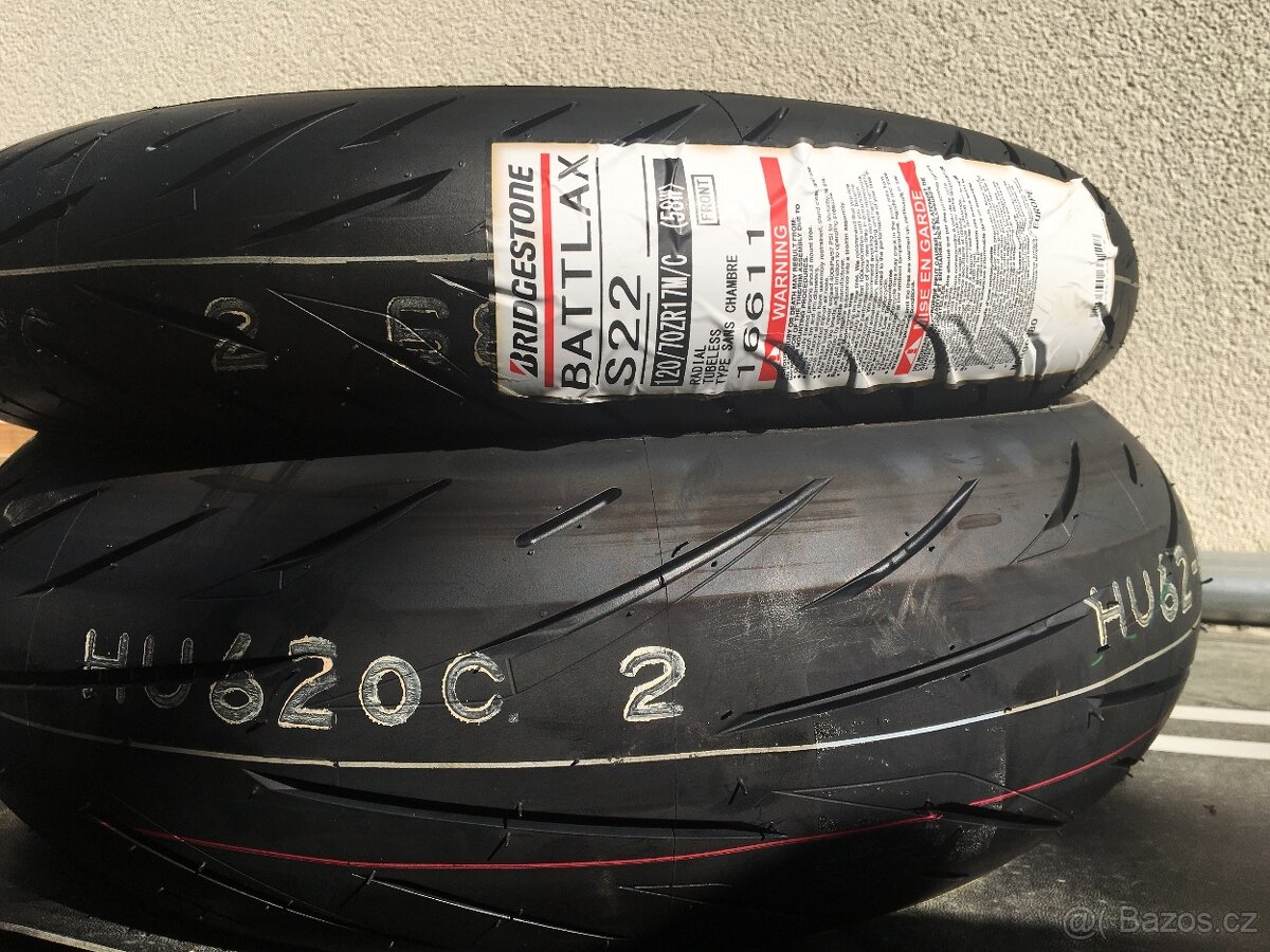Bridgestone Battlax S22 180/55ZR 17 a 120/70 ZR 17 - 2