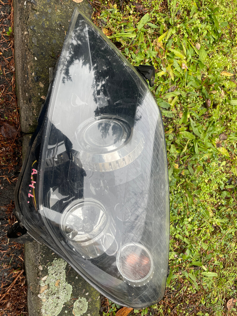 Opel Astra H bi-xenony - 2