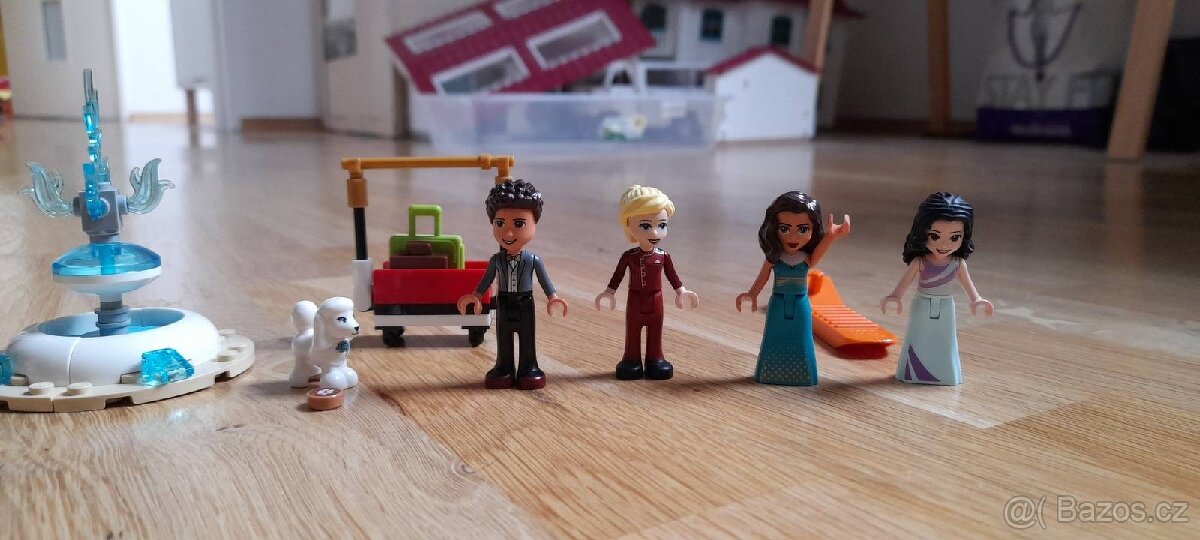 Lego Friends 41684 Hotel v městečku Heartlake - 2