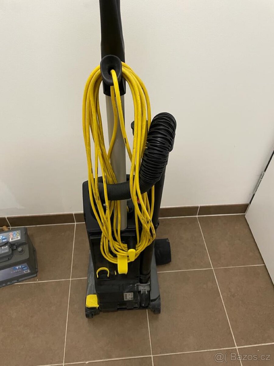 Kartáčový vysavač Karcher Professional CV 38/2 - 2