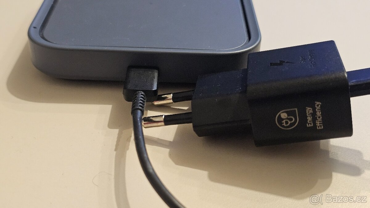 Prodám bezdrátovou nabíječku - 2