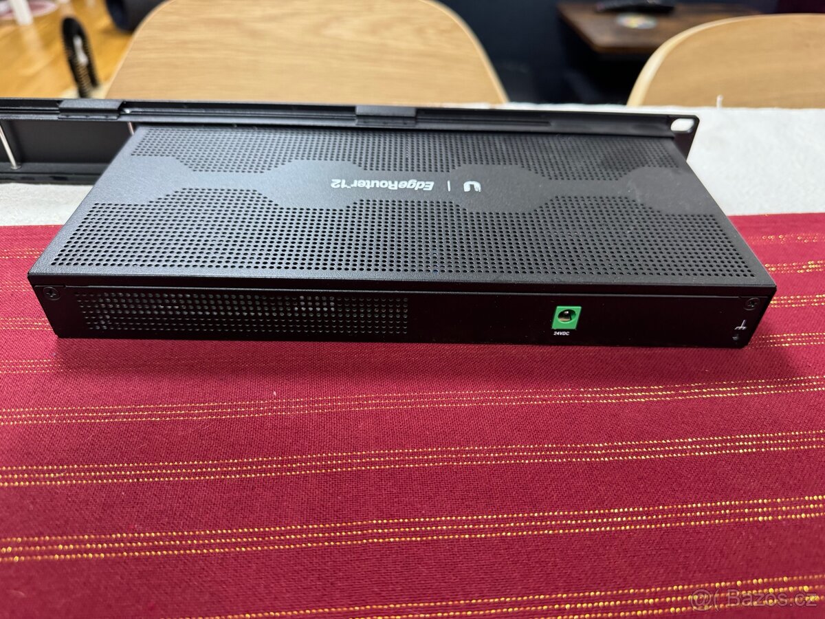 Prodám Ubiquiti EdgeRouter 12 - 2