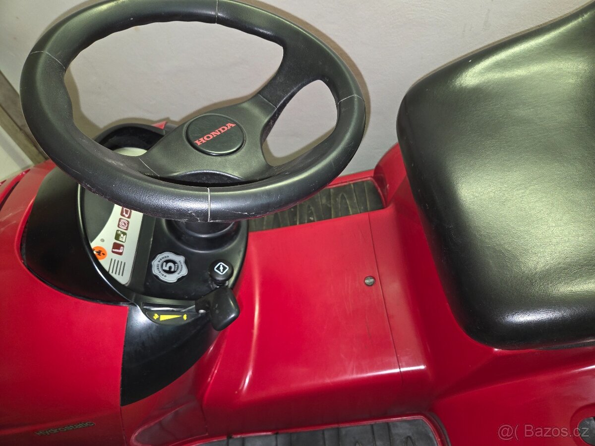 Zahradní traktor HONDA HF 2620 HME - 2
